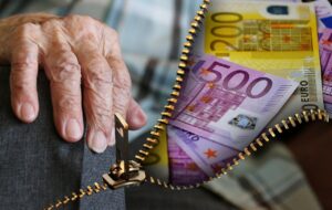 dinero-y-mano-de-anciano-relacionados-con-pensiones-de-los-autonomos-en-2026